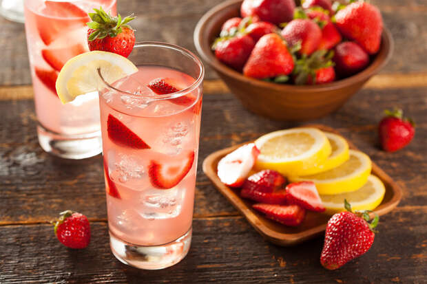 Диетолог Стеценко: напитки из фруктов и ягод полезны, если не добавлять сахар