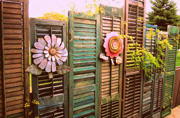 garden-fence-decor-ideas-2-572213db0cd1f__700
