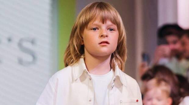 Сын Плющенко и Рудковской показал снимок с семейными телохранителями