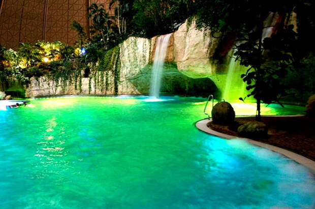 Tropical Islands Resort - тропический рай в Германии