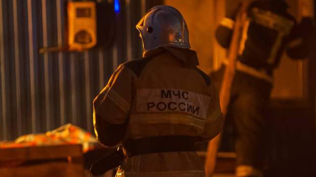 ФАН публикует кадры полыхающего на Петрозаводской улице в Москве автобуса