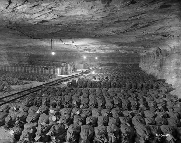 Соляная шахта с золотом, награбленным нацистами. 1945 г. история, люди, мир, фото