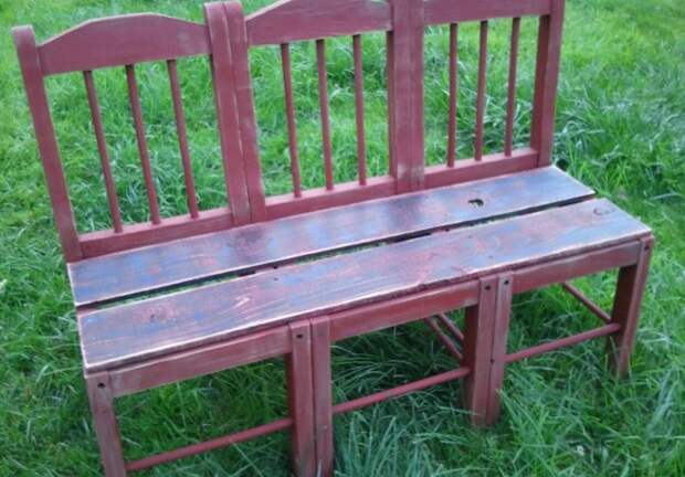 Стулья не обязательно должны быть одинаковыми, главное - сделать их равными по высоте / Фото: i.pinimg.com Стулья не обязательно должны быть одинаковыми, главное - сделать их равными по высоте / Фото: i.pinimg.com