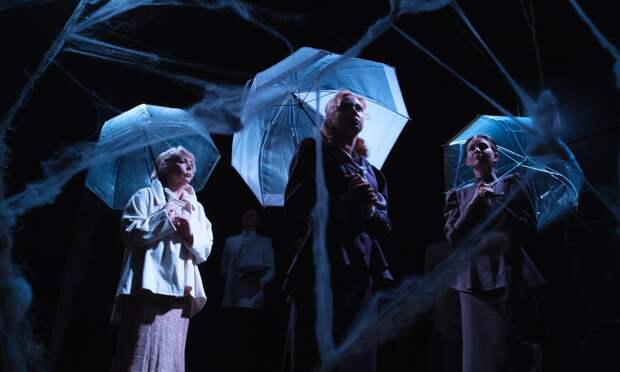 Архангельский молодёжный театр отпраздновал 30-летие спектакля «Тёмные аллеи»