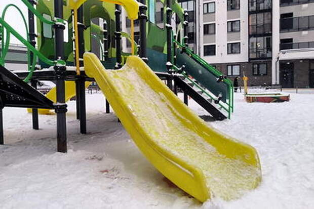 Родители воспитанников детского сада в Краснодаре жаловались на сильную вонь, а потом его закрыли. Что произошло?