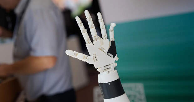 Роботизированная рука-манипулятор на «ЭнергоТехноФесте» 