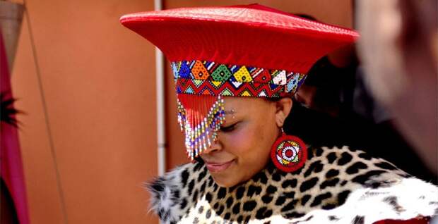 ЮАР: шляпа-трапеция в мире, невеста