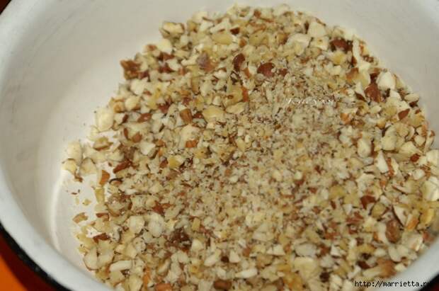 Медовый торт с орехами и черносливом (10) (655x435, 202Kb)