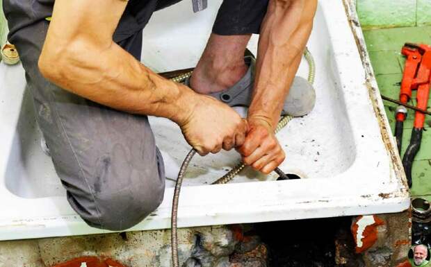 Прочистка канализационной трубы