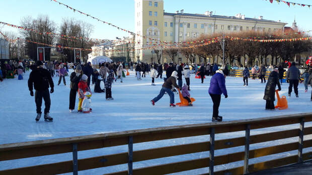 На катке в центральном парке для студентов будет действовать праздничная акция