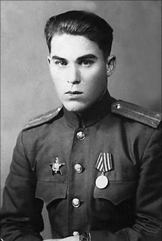Василий сталин фото в молодости