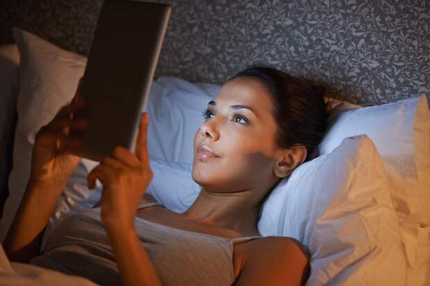 Как избавиться от привычки листать соцсети перед сном?