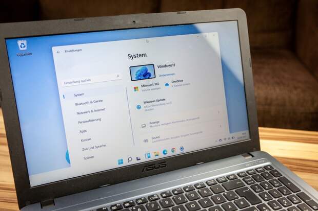 Компьютеры подорожают на треть