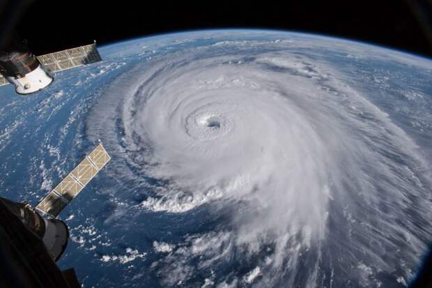 Предупреждение об урагане «Флоренс» действует в районах, где проживает уже более 10 миллионов человек. nasa, космос, мкс, природа, стихия, ураган, фото, фотографии