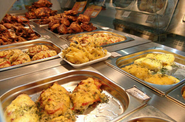 Борщ, оливье и морковь по-корейски: какие блюда чаще выбирают россияне