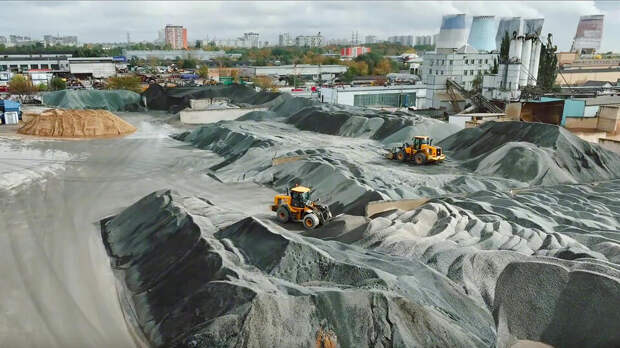 Собянин рассказал о производстве в столице материалов для ремонта дорог