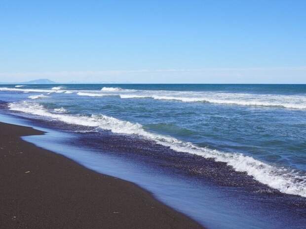 Би‑би‑си: менее 100 судов пересекли Ормузский пролив за 20 дней марта