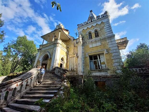 Сказочный замок, затерянный в лесах Тверской обасти. Усадьба Сназина в Ивановском