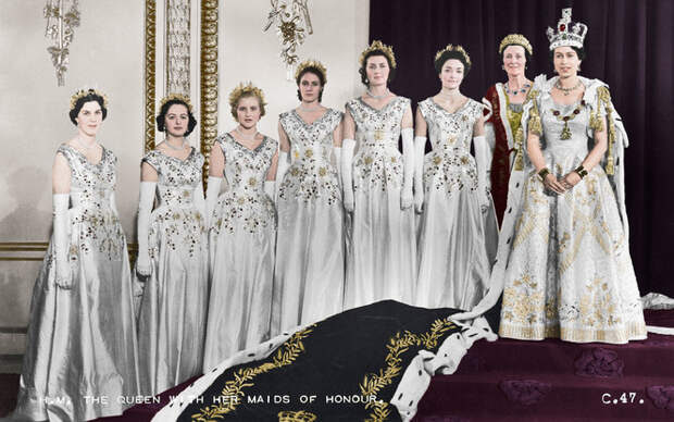 Дизайнер Елизаветы II: как Норман Хартнелл установил правила королевского стиля