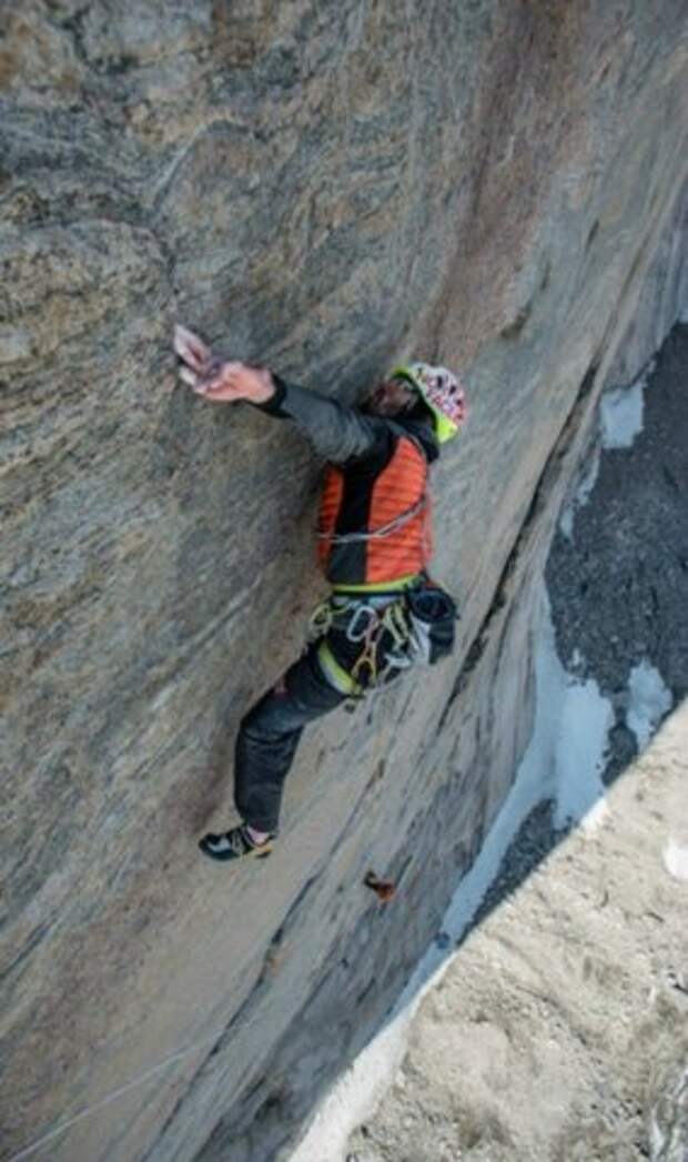 Увлекается альпинизмом. Янгиабад скалолазание. Норвежский скалолаз Магнус. Скалолаз альпинист. Скалолаз на скале.