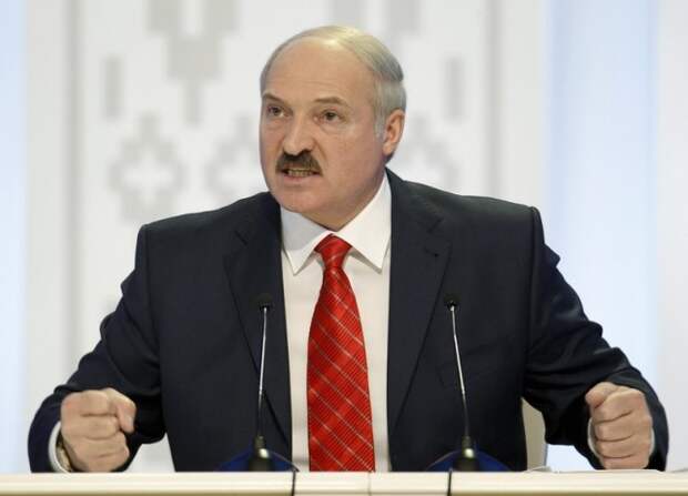 Лукашенко: На предприятиях Белоруссии раскачивают обстановку