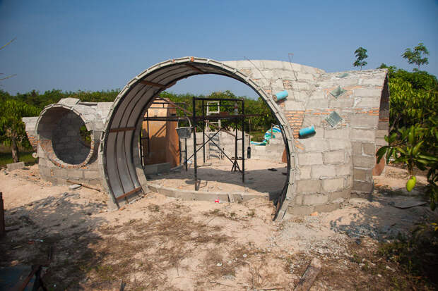 http://www.steveareen.com/domehomecreation/photos/110416-294.jpg