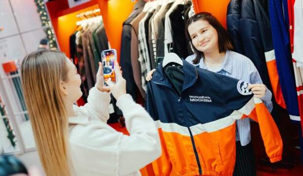 Проект «Молодежь Москвы» подготовил линейку одежды с главными местами столицы