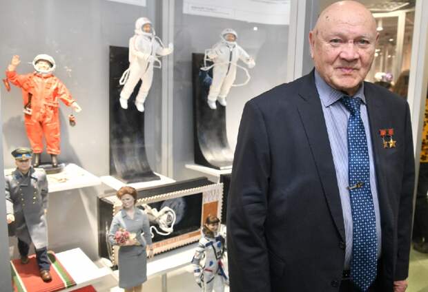 В Музее космонавтики открылась выставка летавших на орбиту игрушек
