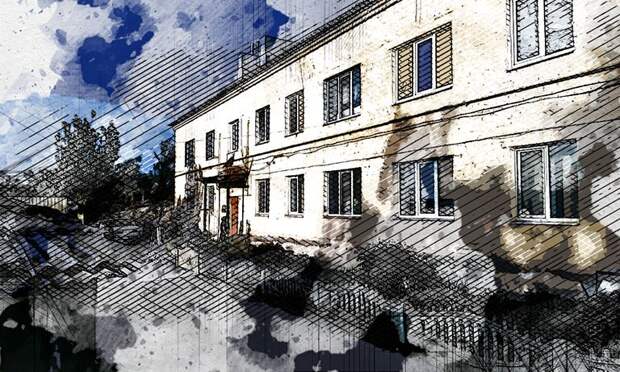 В Хотынце из-за прорыва коммуникаций начал разрушаться жилой дом