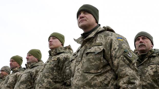 Украина перебросила военных к российским границам в районе Крыма