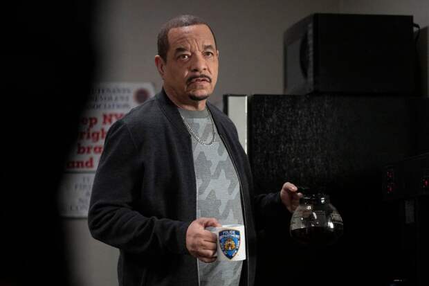 Fin makes himself a cup of coffee on Law & Order: SVU Season 26 Episode 16