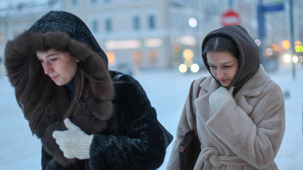 Ветер и гололедица: в Москве ввели "желтый" уровень погодной опасности