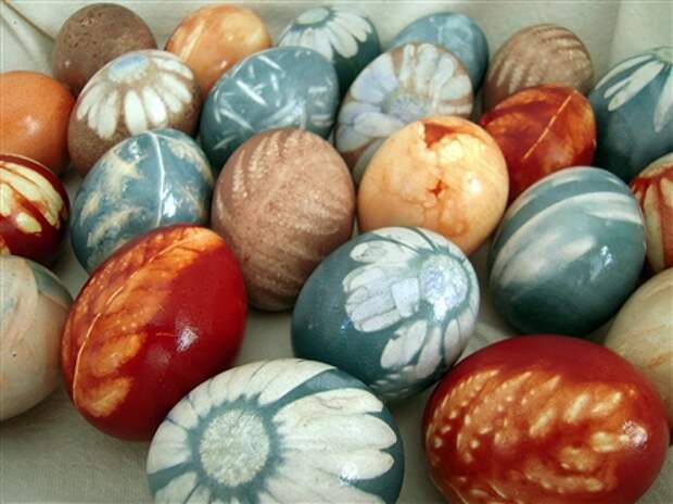 Природные краски цветные пасхальные яйца