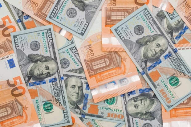 Центробанк понизил курс доллара на 25 декабря до 78,44 рубля