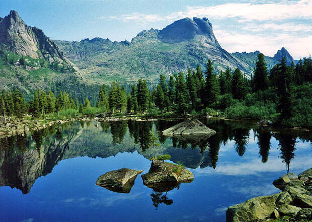 94052165_4737592_zasnejennie_stepi_sayan_3_