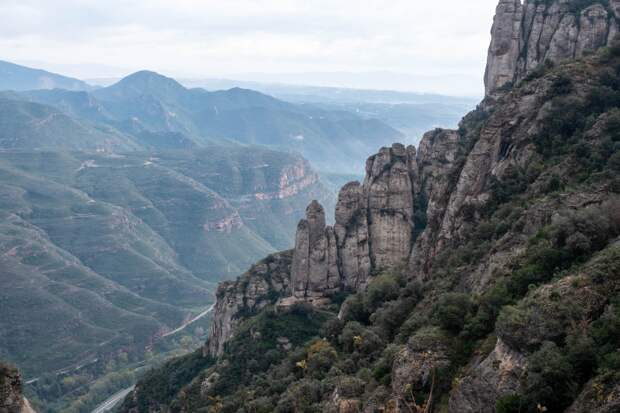 Туристов раздавило камнями на популярном острове