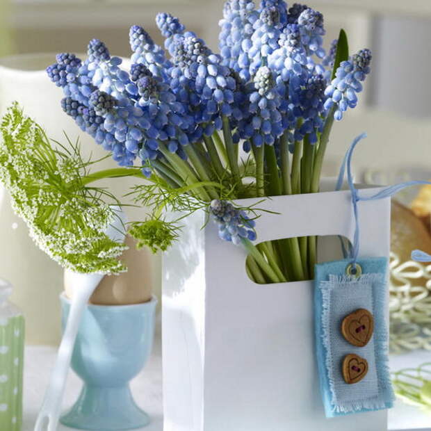 spring-flowers-creative-vases7-1-1
