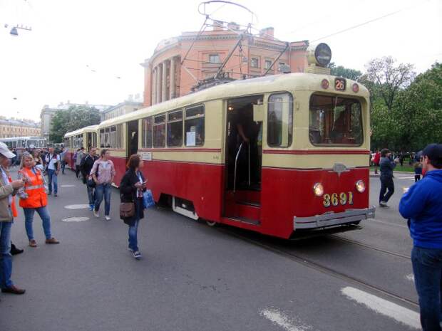 II Петербургский парад ретро-транспорта