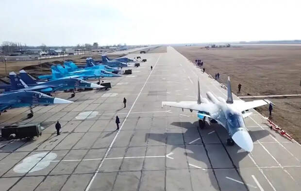 Модернизированные фронтовые бомбардировщики Су-34 получили функцию разведчика