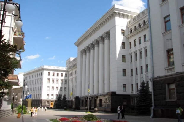 Колесник назвал цели удара в центре Киева в случае срыва Парада Победы