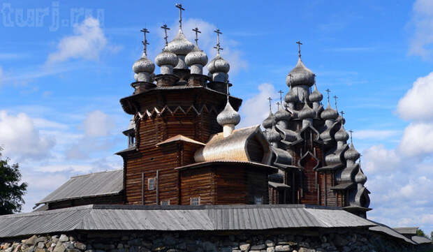 Россия, Погост Кижи, Кижи, Покровская церковь, Преображенская церковь, музей под открытым небом, храмы Карелии, древнерусское деревянное зодчество, достопримечательности России