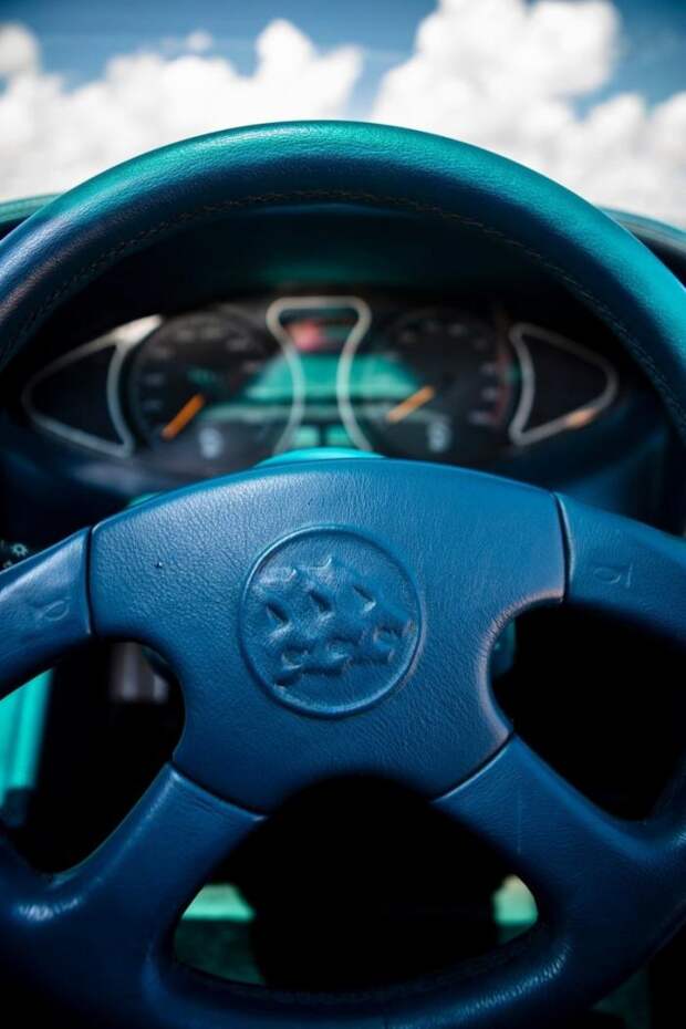 Редкий суперкар Cizeta V16T из коллекции султана Брунея