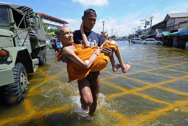 s t26 28809267 Сильнейшее наводнение в Таиланде