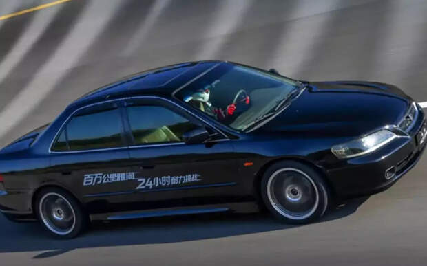 Старая Honda с пробегом 1 млн км успешно прошла 24-часовой тест на выносливость