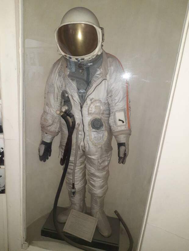 Скафандр «Ястреб» для работы в открытом космосе