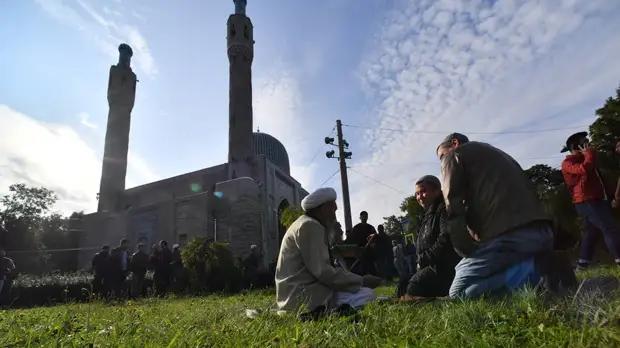 Мусульмане отмечают праздник Курбан-байрам