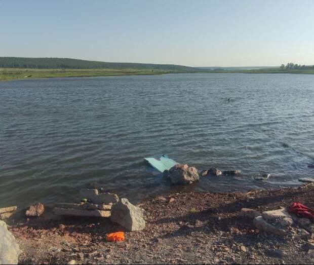 Подросток с друзьями уехал на велосипедах и утонул в заброшенном пруду в Красноярском крае
