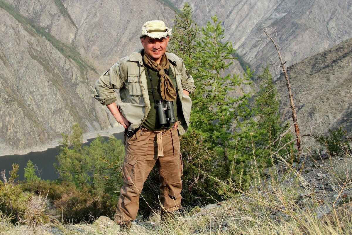 Сергей Шойгу был самым известным «долгожителем» во всех правительствах новой России, начиная с 1991 года.-3
