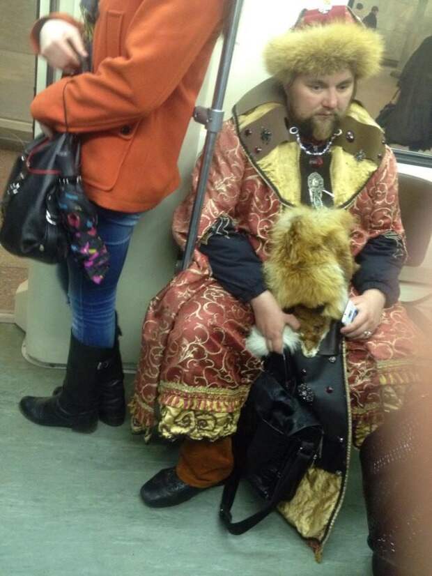 Модные люди в метро (18 фото) Модные люди в метро (18 фото)