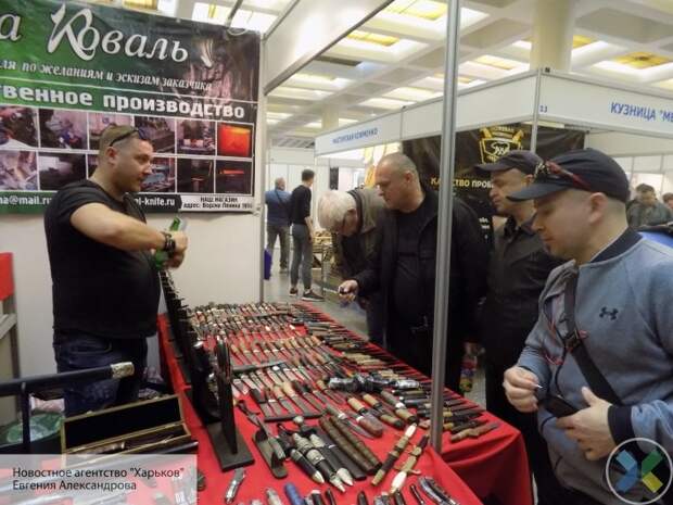 Батальон «Ангел» поразил Петербург ножами из осколков Донбасса